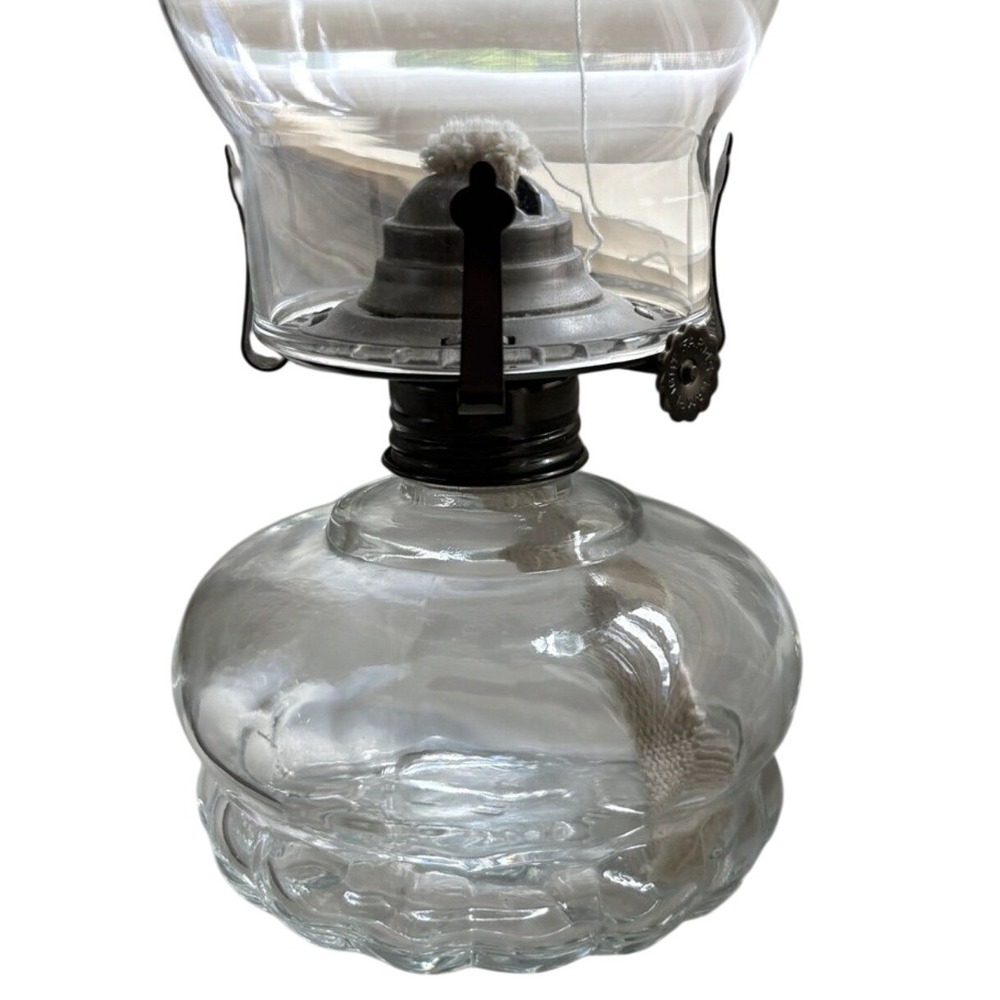 Vintage Clear Glass Finger Loop Oil Lamp Kerosene Hurricane Lamp with Chimney